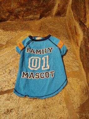 Wag-a-tude Dog Shirt Size Medium Family 01 Mascot Athletic Style Pet Cat Sporty